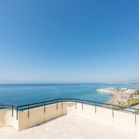 Front Line In Apartamento Marbella