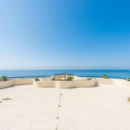 Front Line In Μαρμπέλλα