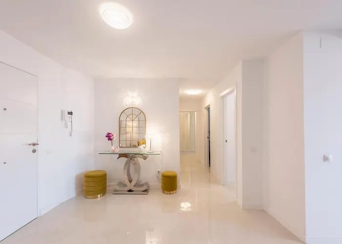 Front Line In * Marbella