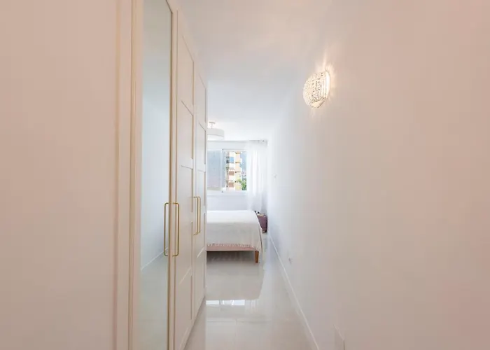 Apartament Front Line In *